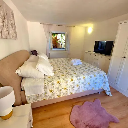 Апартаменти Co Centar Hvar Хвар